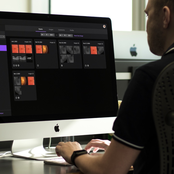 Desktop workstation running a diagnostic imaging app